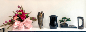 plusieurs articles funeraires